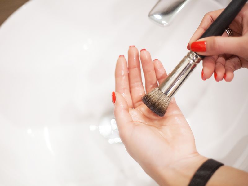 Keep Your Makeup Brushes Clean